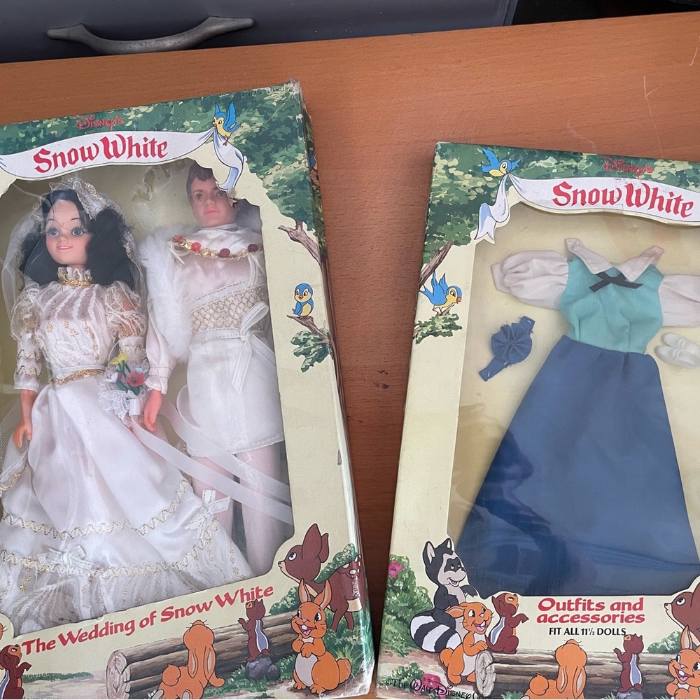 Snow White Wedding Doll with Outfit Set